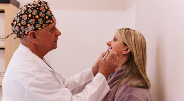 Przygotowaliśmy dla Was artykuł, w którym opisaliśmy rozmowę z naszym dr n. med. Arturem Śliwińskim na temat, który osotnio poruszaliśmy w naszych relacjach. Doktor opowiedział o plascyce powiek, która szczególnie Was interesowała.
Do...